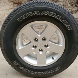 255/75R17 GOODYEAR