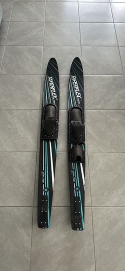 Pair of Water skiing paddles CT1000