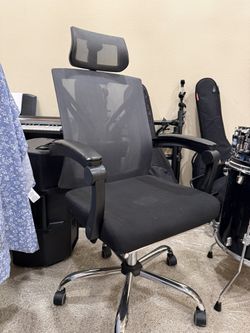Office Chair - Ergonomic And Lumbar 