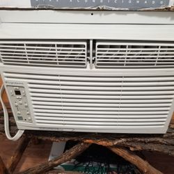 8000 Btu air conditioner