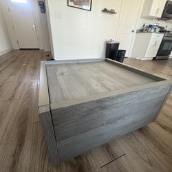 Nightstand/coffee Table 