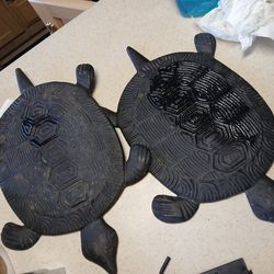 Cast iron turtle decoration
