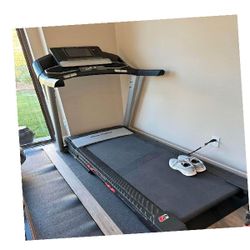 information Democrat Master Treadmill - Advance Your Fitness Goals