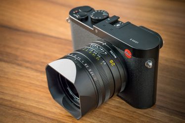BUYING - FUJI, LEICA, HASSELBLAD (CASH TODAY)
