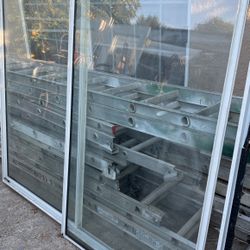 Ventana en buenas condiciones 60 × 71