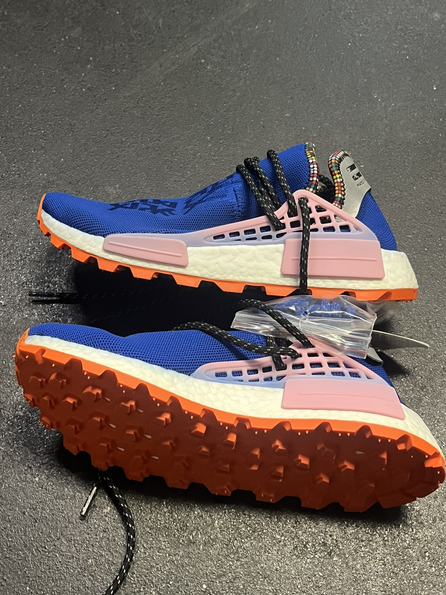 Women’s Adidas Pharrell Inspiration Powder Blue Pink Size 6.5