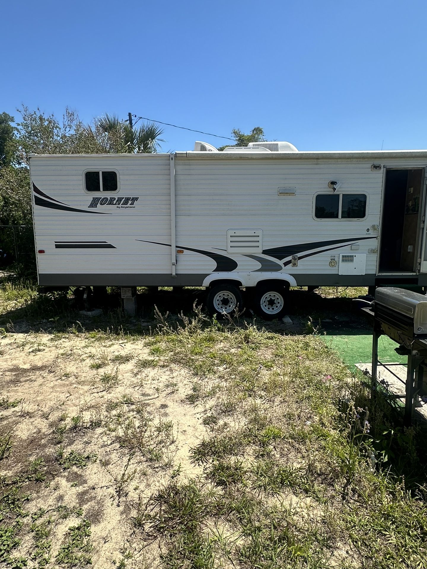 30 Foot Hornet Camper