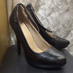 Black heels size 9