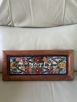 Spanish Welcome Sign