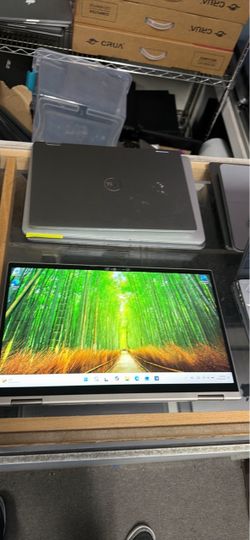 Lenovo Yoga touchscreen 15.6 inch 12GB ram 512GB SSD Core i7 10th gen Windows 11