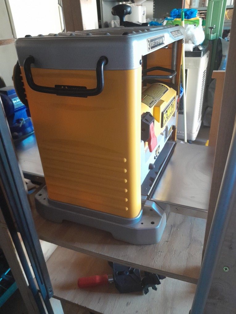 Dewalt DW734 PLANER for Sale in Avondale, AZ OfferUp
