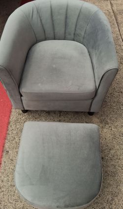 VELVET ACCENT CHAIR WITH FOOT STOOL 26x27x25 in