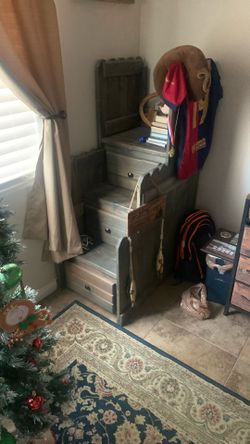 FREE!! Great Conditions! 3 Drawer Stairs FREE!!! NEED GONE TODAY!!