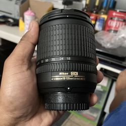 Nikon camera Lens 18-135mm