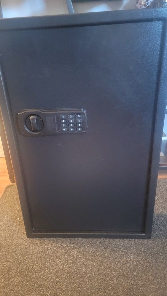 Key.
Cabinet