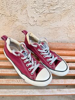 Purple Converse All Stars, Men’s size 6, women’s size 8