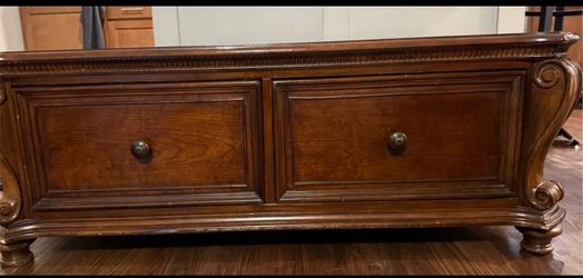 Havertys coffee table