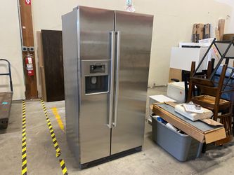 BOSCH Stainless Steel French Door Fridge Model #B20CS51SNS/02