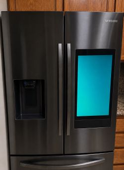 Samsung 26.5 cu. ft. 3-Door French Door Refrigerator with Family Hub - Black Stainless Steel