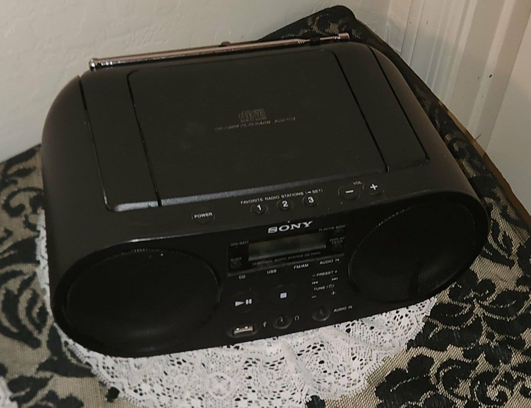 NEW PORTABLE SONY BOOMBOX CD PLAYER AM FM RADIO BLUETOOTH AUDIO SYSTEM