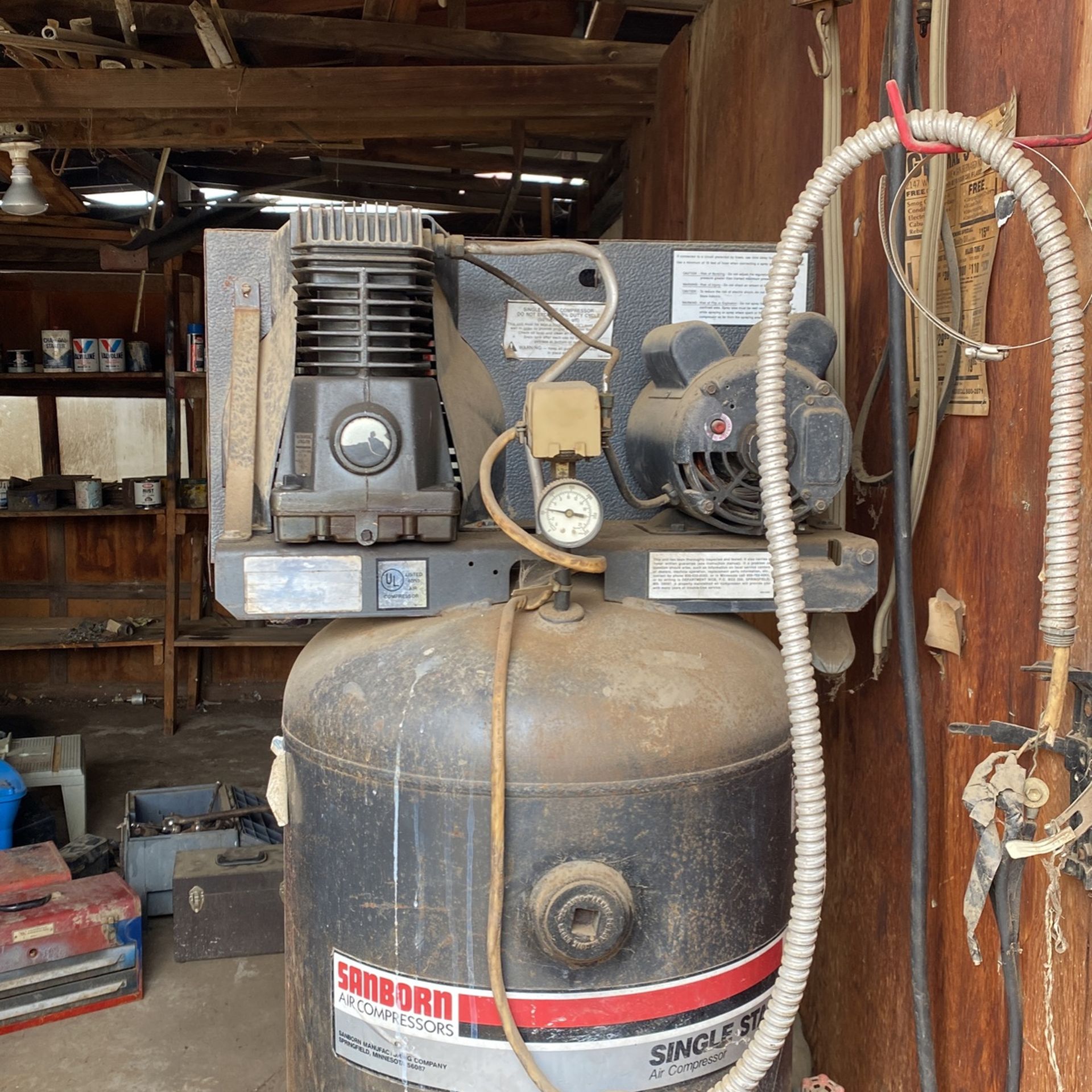 New Black & Decker 4 Gallon Compressor for Sale in Smithtown, NY - OfferUp