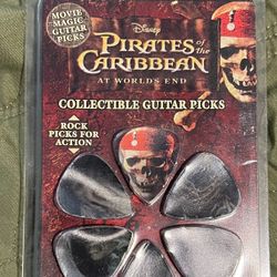PIRATES OF THE CARIBBEAN SET OF COLLECTIBLE GUITAR PICKS