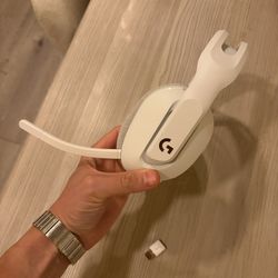 Logitech G522 Lightspeed Wireless Gaming Headset, LIGHTSYNC RGB, Full Bandwidth Mic & Advanced Synchronized Audio, Tri-Connectivity with Lightspeed, B