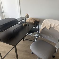 FREEEEEEE Desk And Chair 