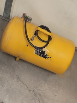 Portable air tank