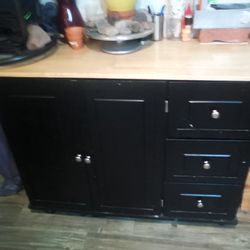 Kitchen cutting board cabinet