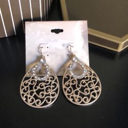 Elegant Gold Tone Earrings