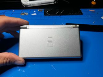 Nintendo DS lite.