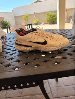Nike metal baseball cleats 11.5