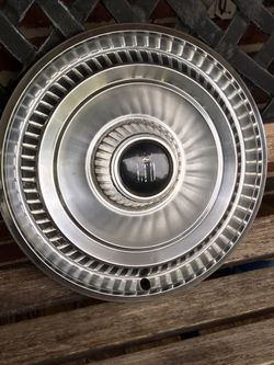 1967 Ford Galaxie LTD vintage hub cap