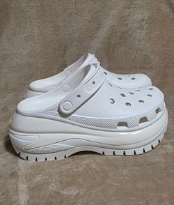 Crocs Classic Mega Crush Clog White Unisex Platform SlipOn Sandal Sz9 W Sz 7 M