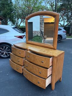 BEDROOM DRESSER 6 DRAWERS WITH MIRROR MAPLE COLOR LIKE NEW BY INDONÉSIA FURNITURE