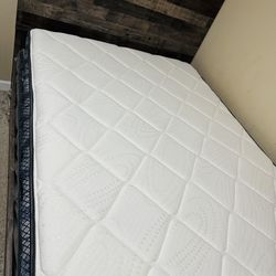 Full size bed