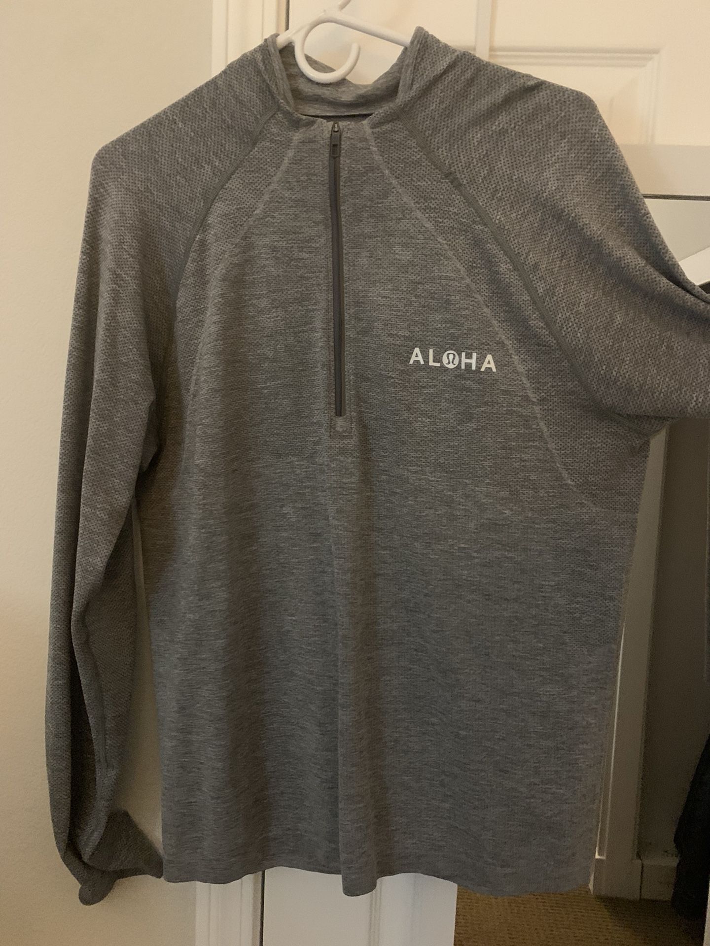 Lulu lemon Grey Long sleeve (Hawaii Edition) Sz-L