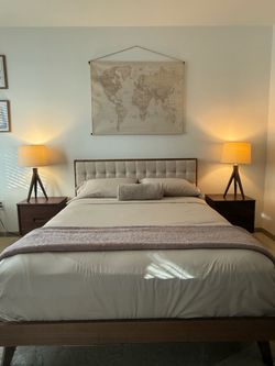 Mid Century Style - Queen Sized Bedframe, 2 Nightstands, 2 Lamps