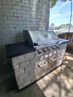 Barbacoa a gas -Outdoor Gourmet - 5 Quemadores - Muy Buen Estado