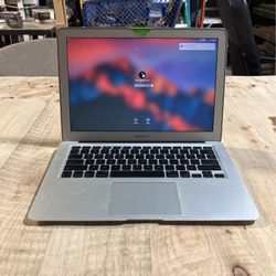 2010 Macbook Air 13” 