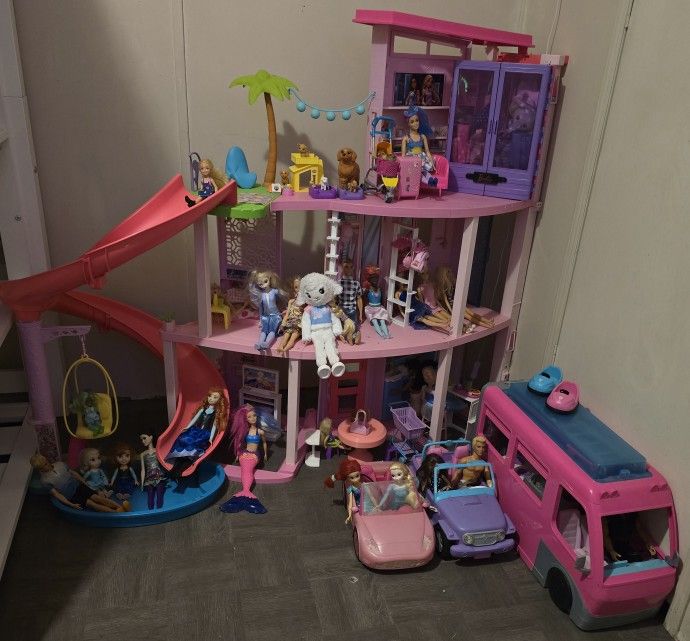 All Included Barbie Dream House,closet, and camper