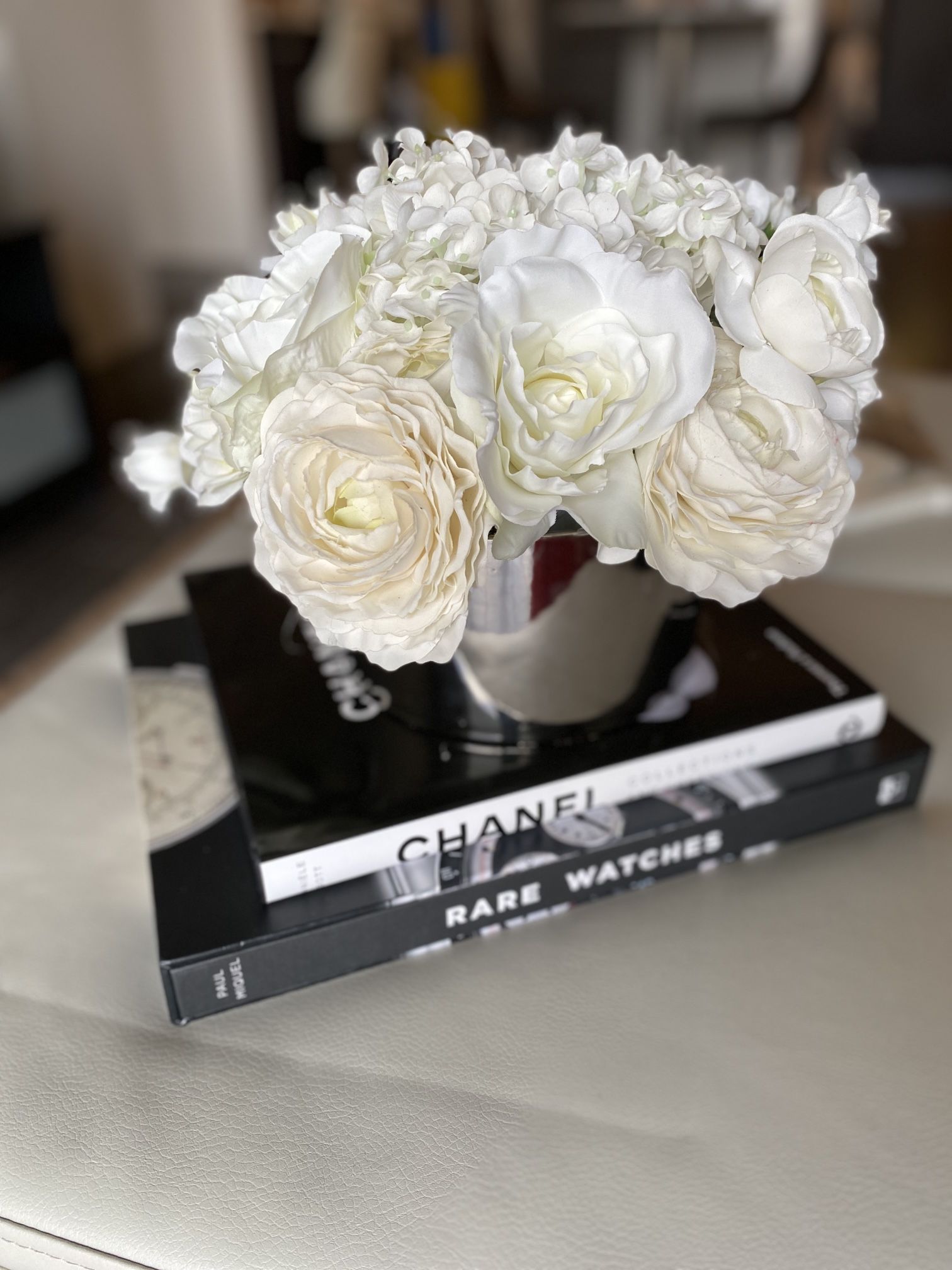 Round Silver Vase White Rose Centerpiece