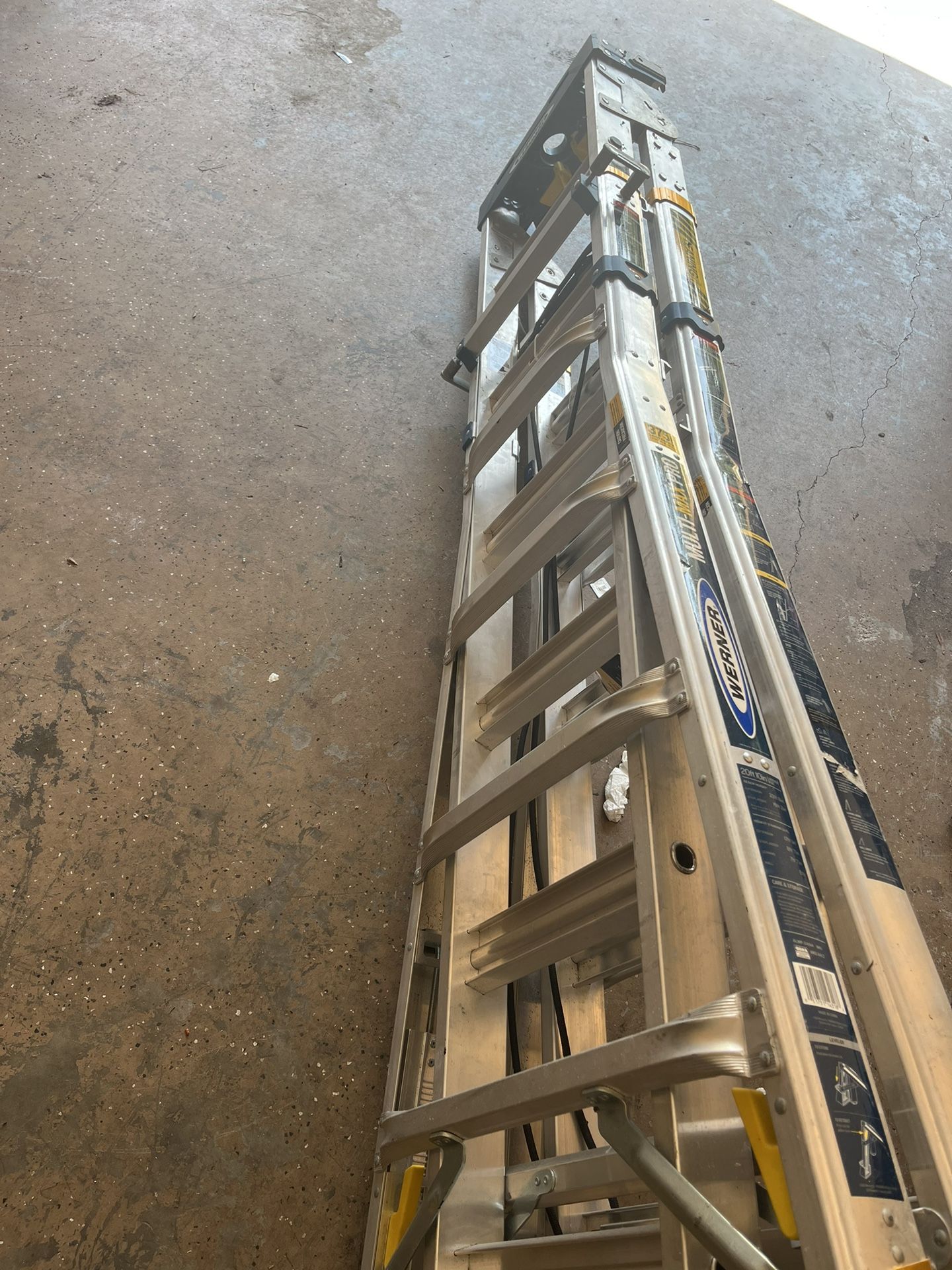 24’ Heavy Duty Foldable Ladder 