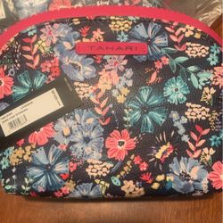4 brand new Tahari makeup bags