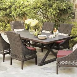 Hampton Bays Outdoor Dining Set