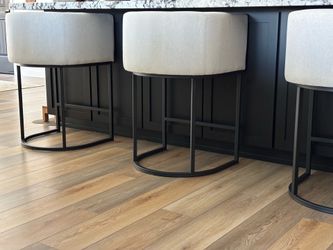 (3) 26 in Counter Height barstools