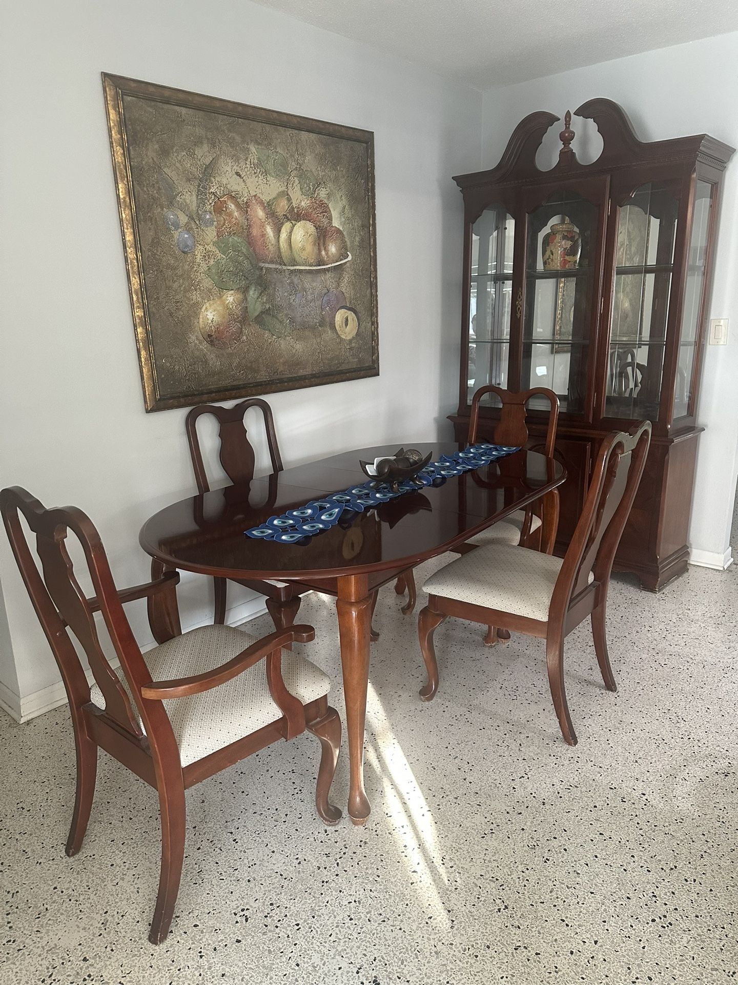 Dining Table With Chairs And Glass Cabinet