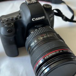 Canon Eos Mark 2 With Canon EF 24-105mm Lens