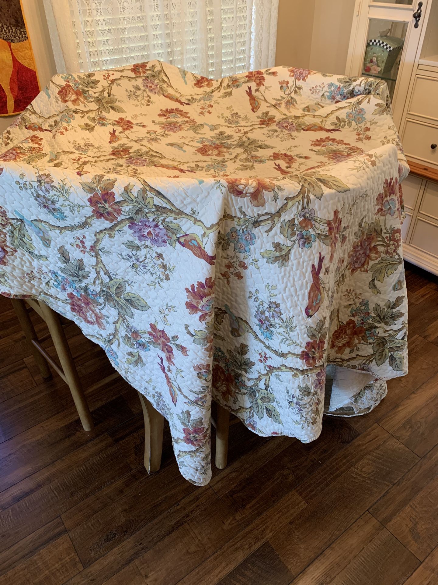 Queen Size Bedspread With Two Pillow Shams